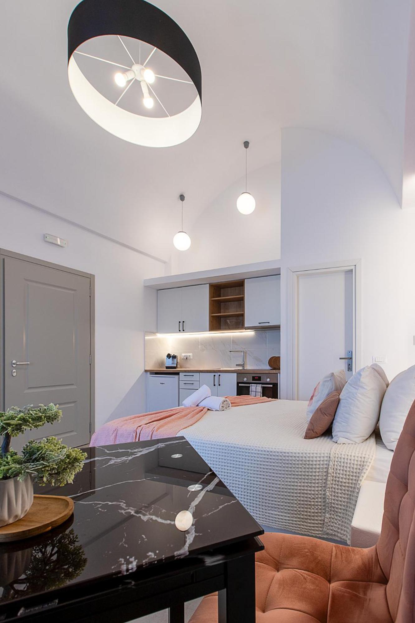 Santorini Villatzio Suites Мессария Экстерьер фото