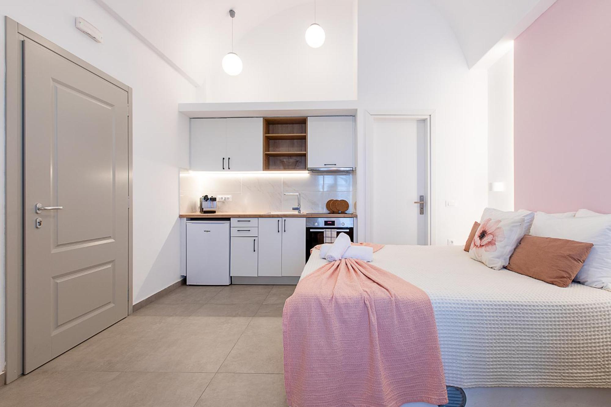 Santorini Villatzio Suites Мессария Экстерьер фото