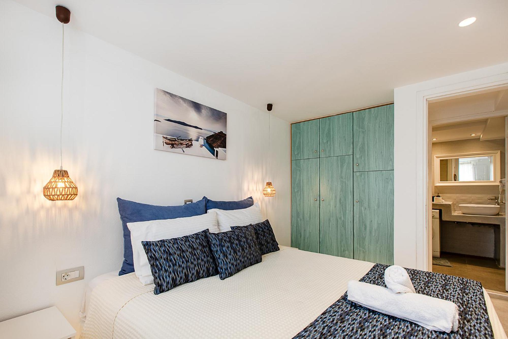 Santorini Villatzio Suites Мессария Экстерьер фото