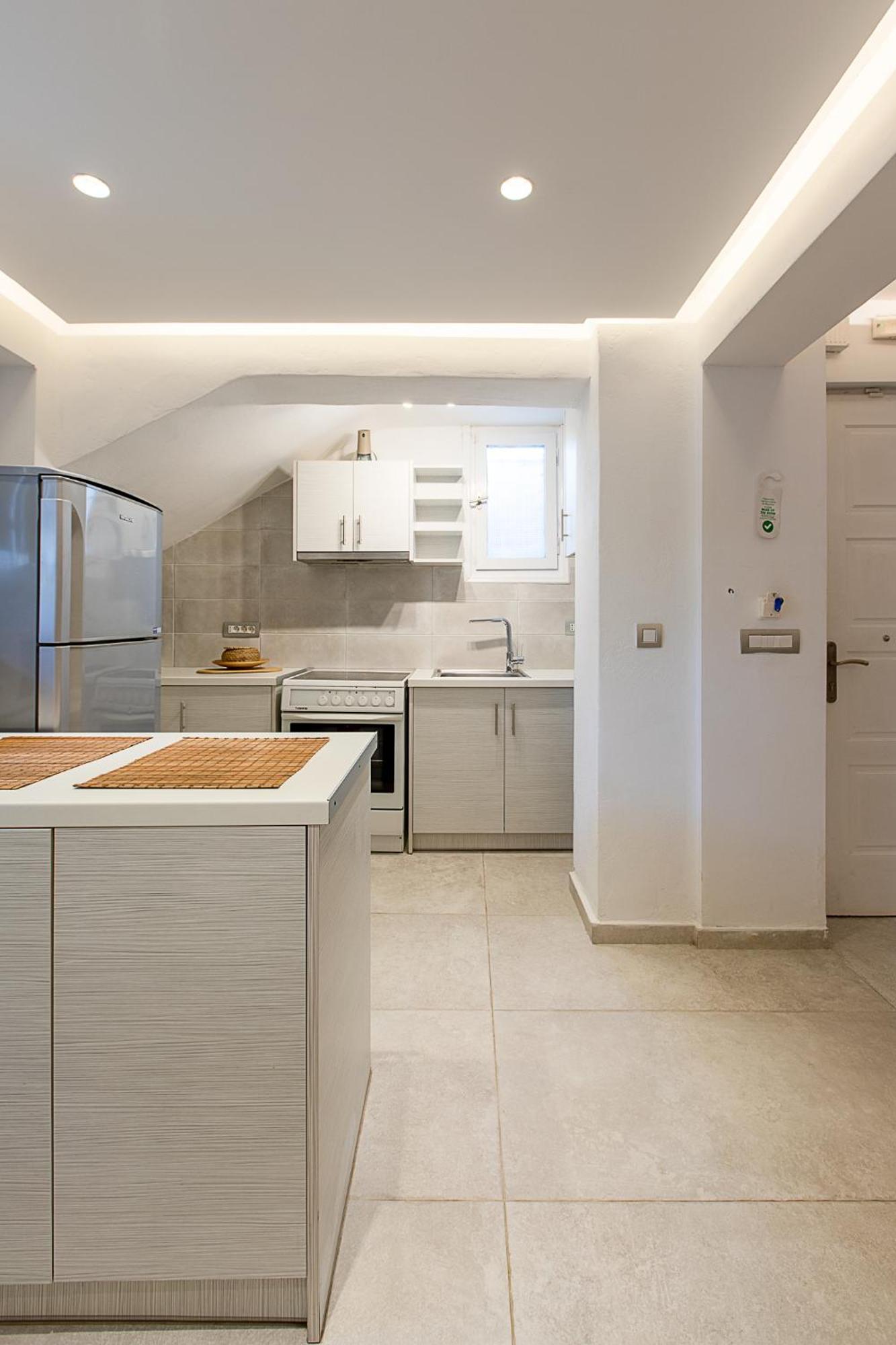 Santorini Villatzio Suites Мессария Экстерьер фото